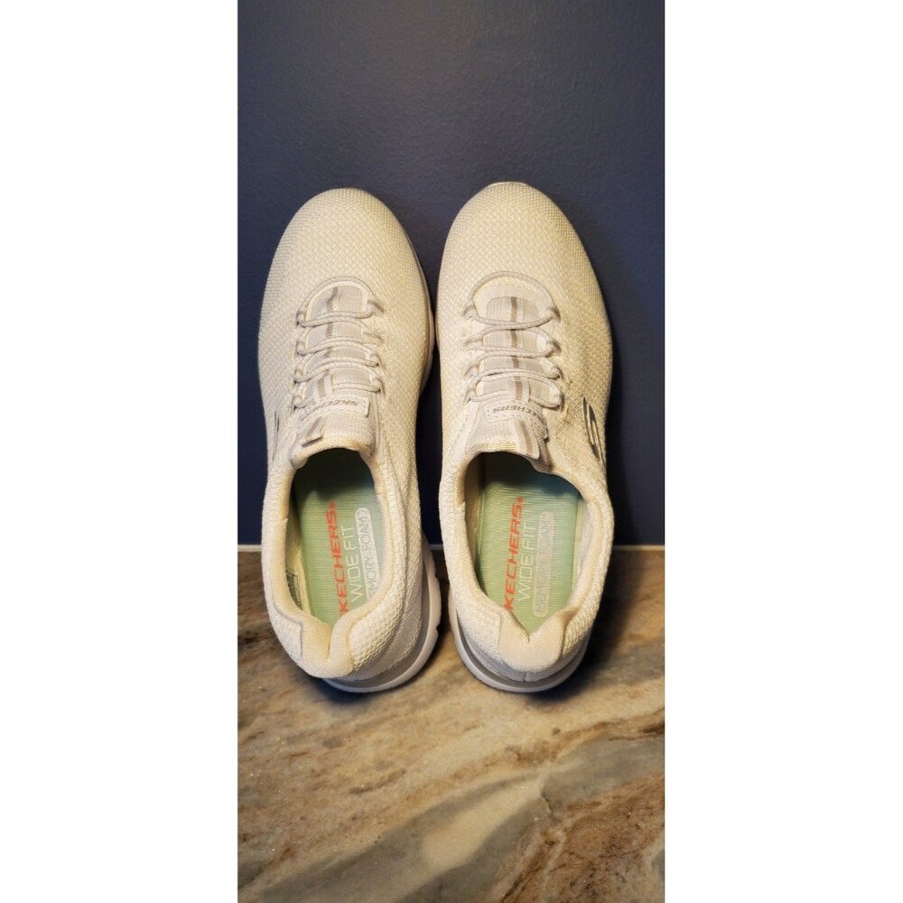 Sketchers Memory Foam Size 7.5 Wide Fit